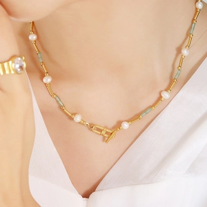 Collier en aventurine et perles d'eau douce avec fermoir OT doré et bague assortie