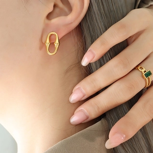Boucles d'Oreilles Créoles Ovales Géométriques Rétro Acier Titane Plaqué Or 18K Design Unique Boucles d'Oreilles Pour Femme