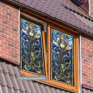 Détail du film de fenêtre à motif floral bleu et or avec effet vitrail décoratif