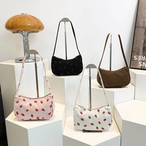 Sacs sous les bras en velours côtelé avec imprimé fraise en quatre couleurs stylées