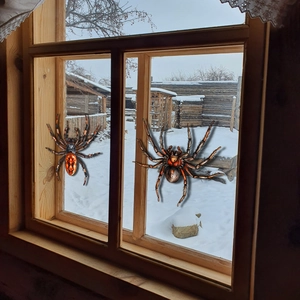Realistische 3D spinnen raamstickers voor Halloween decoratie op houten ramen