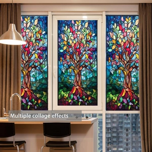 Stickers de fenêtre effet vitrail avec arbre coloré dans une salle à manger moderne