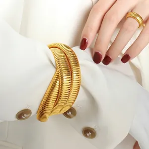 Chic triple-layered gold-plated stainless steel coiled snake-style elastic bracelet for women