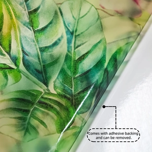 Detalle de pegatina de pared de hojas tropicales con soporte autoadhesivo extraíble