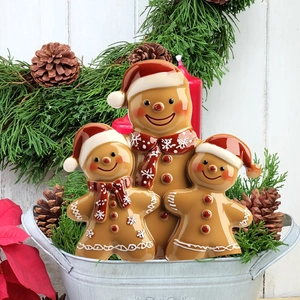 Three-piece acrylic gingerbread man family set for Christmas garden and patio decoration