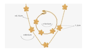 Detailansicht der goldfarbenen Blumenkette und Armband mit Größenangaben in Zentimetern