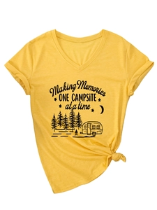 Detail of the V-neck t-shirt fabric with camper print and knotted hem design