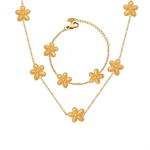 Elegante Blumen Halskette Und Armband Schmuck Titanstahl Vergoldet Koreanischer Ins Stil Süßes Modegeschenk Für Damen