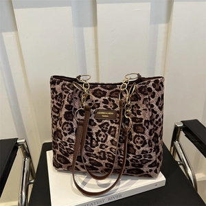 Leopard Print Tote Bag For Women Large Capacity Suede PU Leather Shoulder Bag With Gold Chain Fashion Commute Handbag