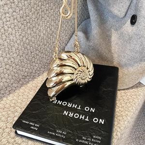 Women Shell Shape Metallic Evening Bag Conch Nautilus Chain Crossbody Mini Bag Luxury Wedding Party Clutch Fashion Handbag