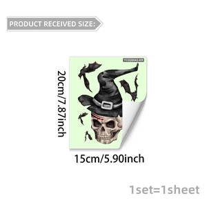 Détail de l'autocollant crâne d'Halloween avec chapeau de sorcier et chauve-souris