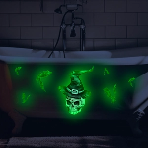 Autocollants muraux Halloween lumineux avec crâne et chauves-souris verts dans une salle de bain