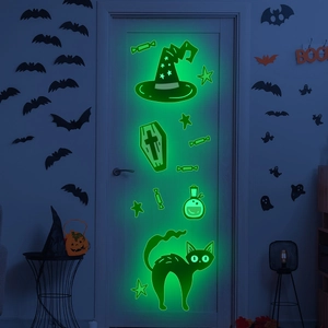 Leuchtende Halloween Wandaufkleber mit grüner Katze und gruseligen Elementen