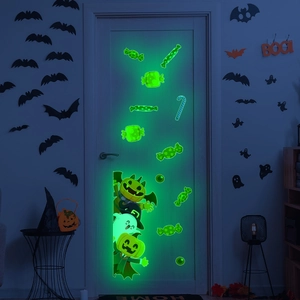 Leuchtende Halloween-Wandaufkleber mit Kürbis-, Geist- und Süßigkeitenmotiven im Dunkeln