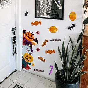 Detail von Halloween Leuchtaufklebern mit Geistern, Kürbissen und Fledermäusen