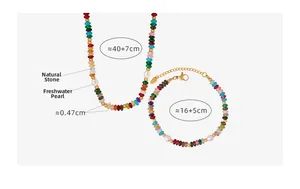 Détail de perles en pierre naturelle et perles d'eau douce avec dimensions 40+7cm
