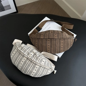 Sacs de poitrine en toile à rayures ethniques avec bretelles réglables marron et beige