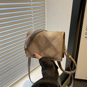 Women Quilted PU Leather Small Square Crossbody Bag Magnetic Buckle Retro Urban Minimalist Shoulder Bag Casual Daily Travel Satchel Bag