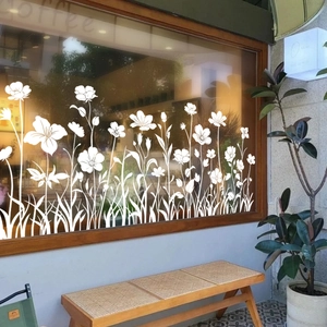 Weiße Blumen-Fensterbilder für Glas mit eleganten Gartenblumenmotiven zur Dekoration