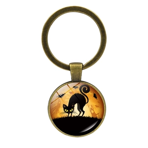 Detailansicht Halloween Schlüsselanhänger mit schwarzer Katze und Glas-Cabochon