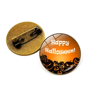Vintage Halloween Kürbis Brosche mit Happy Halloween Text und Bronze Metallrücken