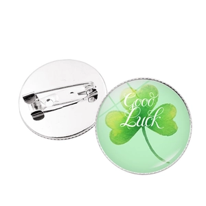 Glücksklee-Brosche-Set mit Good Luck Schriftzug und Nadelverschluss hinten