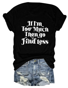 Ensemble d'été avec t-shirt noir à message et short en jean délavé et déchiré