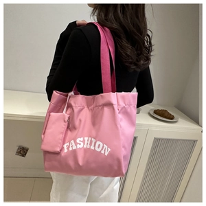 Sac fourre-tout en toile rose avec lettrage FASHION blanc et petite pochette zippée assortie