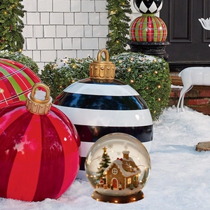 Weihnachts-Schneekugel Gartenstecker mit Lebkuchenhaus für festliche Außendekoration