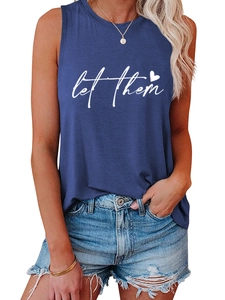 Détail du haut sans manches bleu marine avec lettrage blanc let them et motif cœur