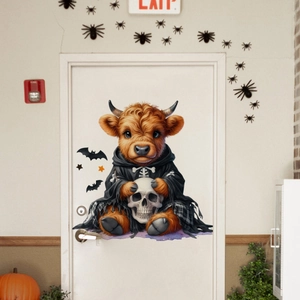 Αυτοκόλλητο τοίχου Halloween με αγελάδα Highland, κρανίο και μαύρη κάπα για διακόσμηση