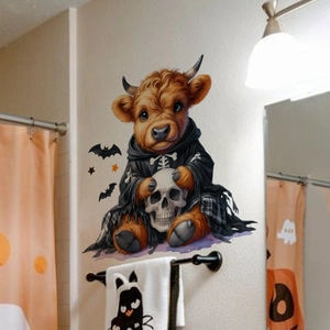 Αυτοκόλλητο τοίχου Halloween με αγελάδα Highland σε κάπα σκελετό και μικρές νυχτερίδες