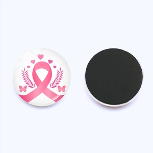 Vue avant et arrière de l'aimant en verre ruban rose 25mm montrant le support magnétique