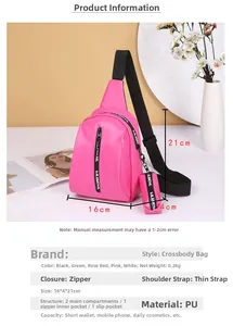 Detailansicht der pinken PU-Umhängetasche mit Maßen 16x4x21cm und kleiner Münztasche