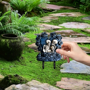 Gothic skull couple heart rose garden stakes outdoor Halloween yard decorations