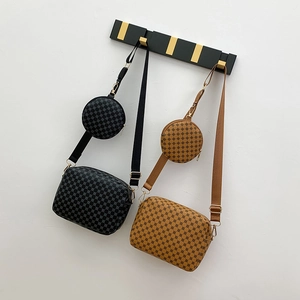 Umhängetasche mit Blumendruck, Mini-Geldbeutel und breitem Schultergurt in Schwarz und Braun