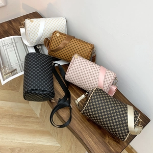 Women Fashion Floral Print Pillow Shoulder Bag Wide Strap Retro Geometric Barrel Bag PU Leather Handbag for Daily Use