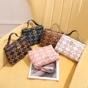 Women Rhombic Pattern Clover Print Synthetic Leather Chain Shoulder Bag Stylish Sweet Handbag Daily Travel Crossbody Bag