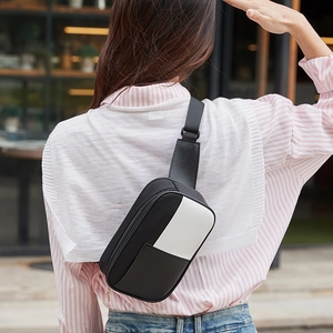 Sac banane minimaliste noir et blanc moderne pour le sport et la course en extérieur
