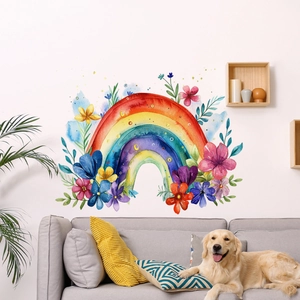 Vinilo de pared de arcoíris acuarela con flores en sala de estar acogedora con un perro