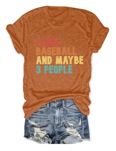 Détail à plat du t-shirt orange brûlé avec imprimé vintage I Like Baseball