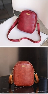 Dettagli di borse a tracolla vintage in pelle oliata bordeaux e marrone con fibbie oro