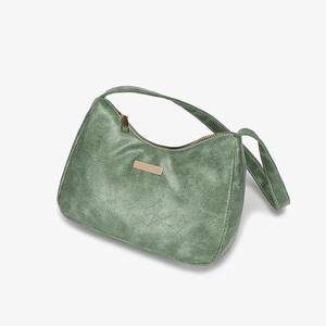 Sac sous le bras en cuir PU souple vert sauge avec forme demi-lune et plaque