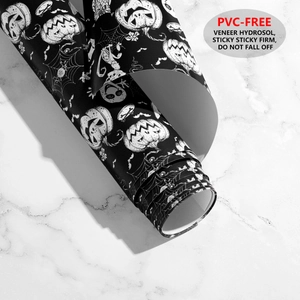 Detalle del rollo de papel pintado de Halloween sin PVC con patrones de calabaza y murciélago