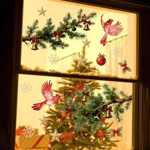 Weihnachtsfensterbilder mit Kardinälen, Tannenzweigen und goldenen Glocken auf Glasscheibe