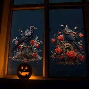 Detail van gotische raamstickers met kraaien en rozen voor Halloween decoratie
