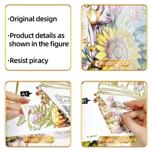 Detail van waterdichte bloemen muurstickers met elegante gouden folie randafwerkingen
