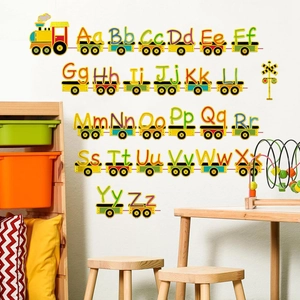 Muurstickers met 26 alfabet letters en treintjes voor de kinderslaapkamer