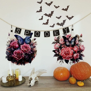 Αυτοκόλλητα τοίχου Halloween με σκούρα τριαντάφυλλα και πεταλούδες σε σκηνικό