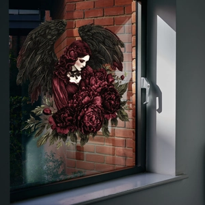 Detailansicht gotischer Engel-Fensteraufkleber mit schwarzen Flügeln und roten Pfingstrosen